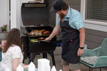 Load image into Gallery viewer, Camp Chef Deluxe Apron - APRB
